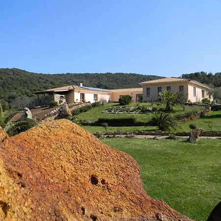 La Quercia Della Gallura カントリーハウス