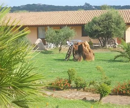 カントリーハウス La Quercia Della Gallura