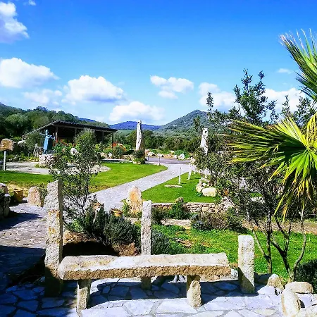 בית כפרי La Quercia Della Gallura